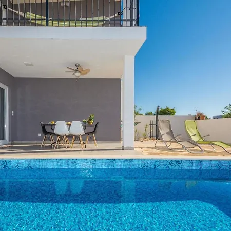 Holiday home Eva Vir
